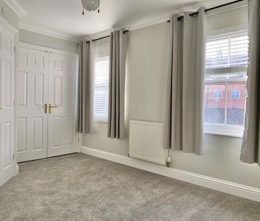 4 bedroom terraced house to rent - Photo 3