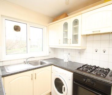 2 bedroom maisonette to rent - Photo 3