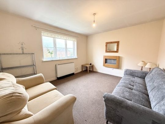 Tullis Gardens, Glasgow, G40 - Photo 1