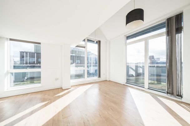 Milles Square, Brixton, SW9, London - Photo 1