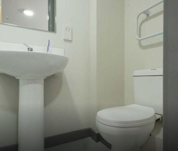 1 bedroom private hall to rent - Photo 5