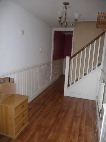 3 bedroom terraced house to rent - Photo 3