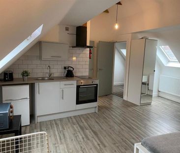 Studio to rent - Photo 3