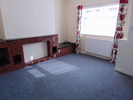 Briton Street, Royton - Photo 2