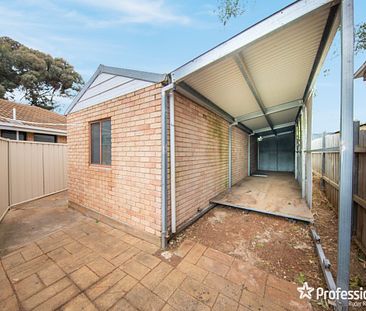 3 Perry Cl, Melton VIC 3337 - Photo 6