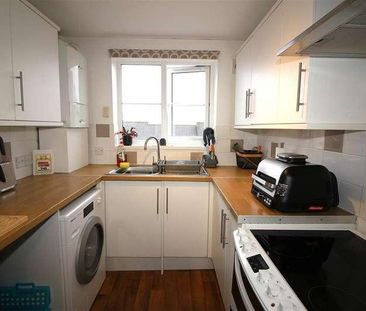 Biscombe Gardens, Saltash, PL12 - Photo 5