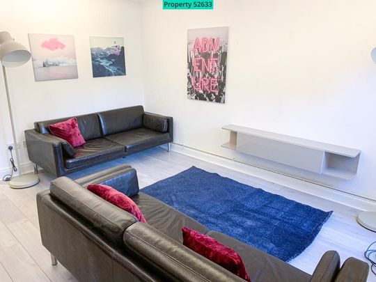 8 bedroom townhouse to rent - Photo 1