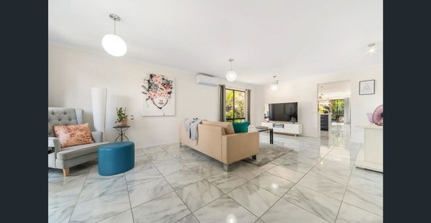 Warm, Spacious & Wonderfully Located Family Home! - Photo 1