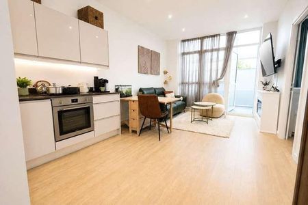 River Court, Sheerwater, Woking, Surrey, GU21 - Photo 2