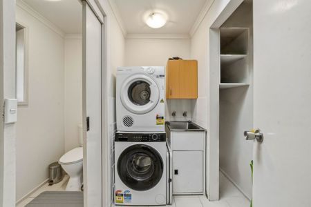Comfortable 2-Bed Unit in Lenah Valley - Photo 2
