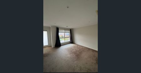 Modern 3-Bedroom Family Home with Double Garage - Photo 4