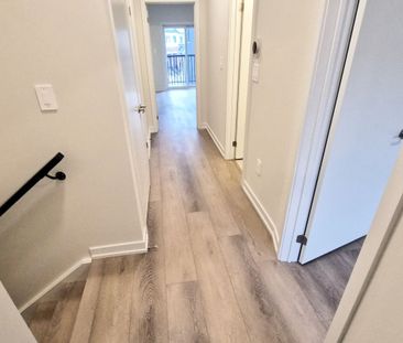 For Lease - 23 Agnes Lane, Richmond Hill, Ontario - Photo 2