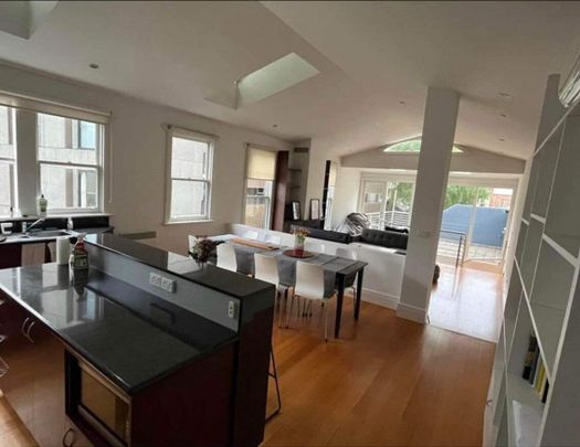 Port Melbourne - Photo 1