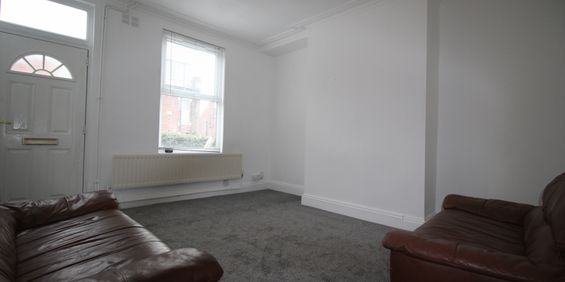 2 Bedroom Terraced House - Photo 3