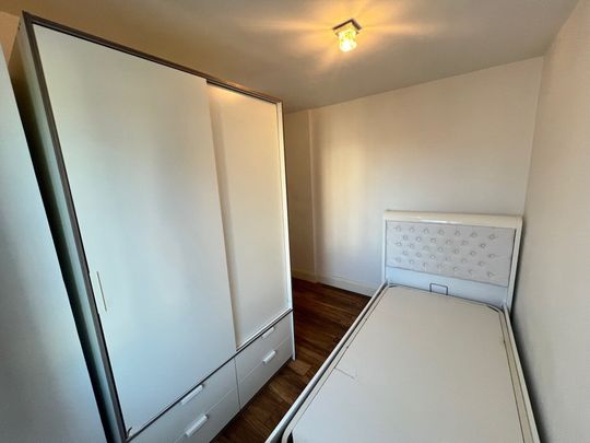 Hornbeams, Harlow - Photo 1