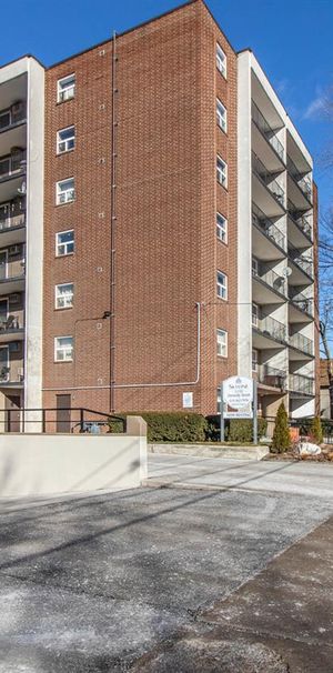 Bristol Place Apartments - Photo 1