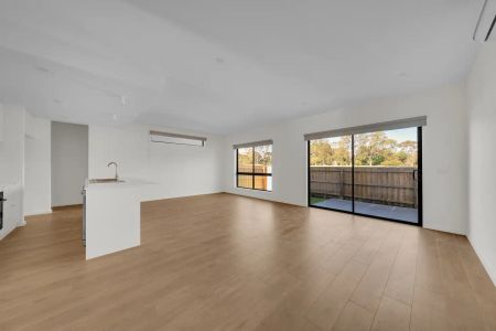 “Brand new Executive living” - Photo 3