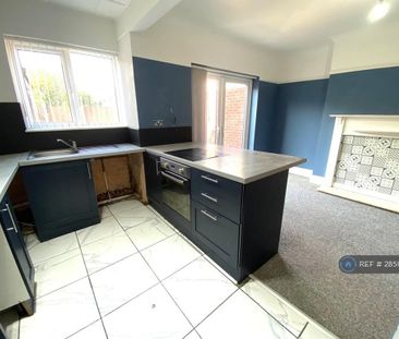 3 bedroom semi-detached house to rent - Photo 6