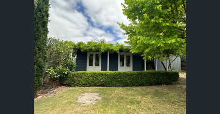 A Spacious Family Home with a Cottage and complete with a Gardener - Photo 5