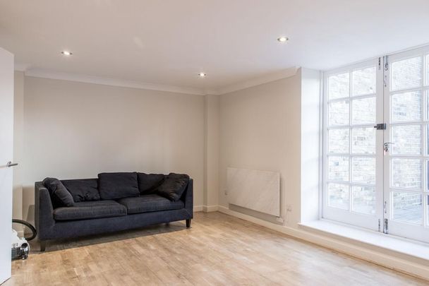 2 bedroom ground floor flat to rent - Photo 1