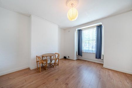 2 bedroom maisonette to rent - Photo 2