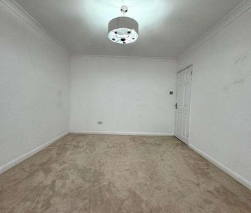 Hampshire Avenue, Slough, SL1 - Photo 4