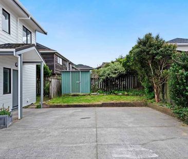 Fabulous, large, modern and low maintenance - Photo 2