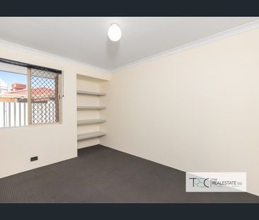 Spacious 4x2 Family Home in a Convenient Location - Photo 3