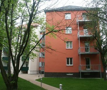 Kleine, ruhig gelegene, 2-Zimmerwohnung mit Balkon und Laminatboden! - Photo 4