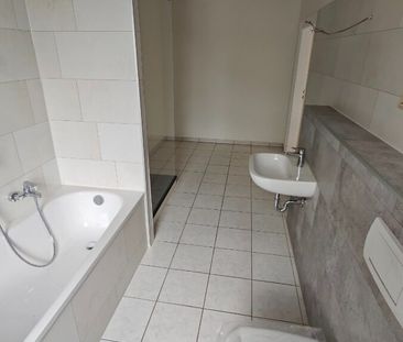 frisch renovierte 2-Raum Wohnung in guter Lage * EBK möglich * - Photo 4