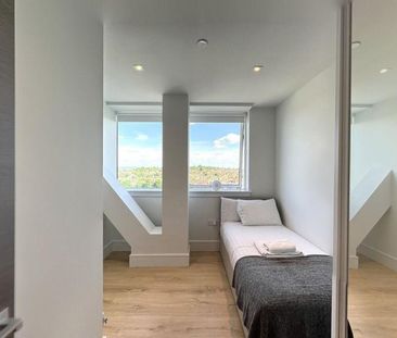3 bedroom flat to rent - Photo 4
