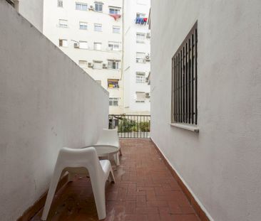 Bright room in Avenida de la Constitución - Photo 1