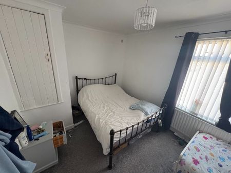 82 Frenchpark Street, Belfast BT12 6HZ - Photo 2