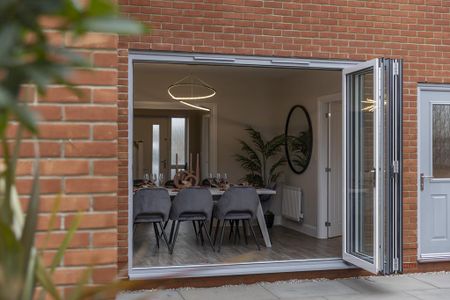 4 bedroom detached house to rent - Photo 5