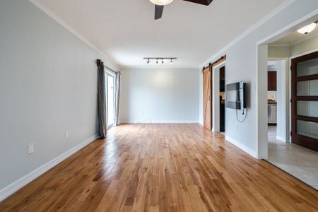 For Lease - 4 Prince Edward Place, Barrie, Ontario - Photo 2