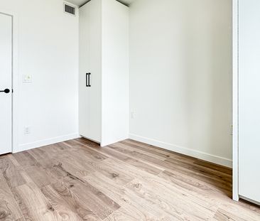 Modern 1 Bed Condo | Surrey Central | Ac • Pool | 30th Floor Views - Photo 3