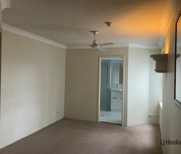 Spacious 2-Bed Apartment Offering the Ultimate Coastal Lifestyle - Photo 4