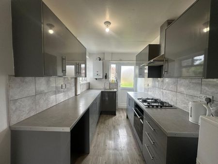 3 bedroom House To Let - Photo 2