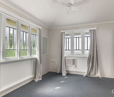 Comfortable and Convenient Coastal Living - Photo 3