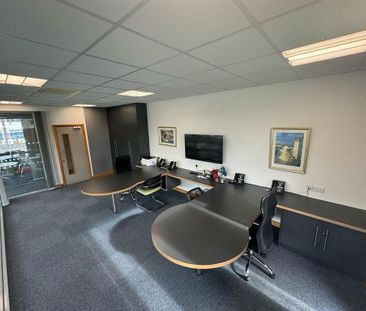 1 bedroom penthouse to rent - Photo 4