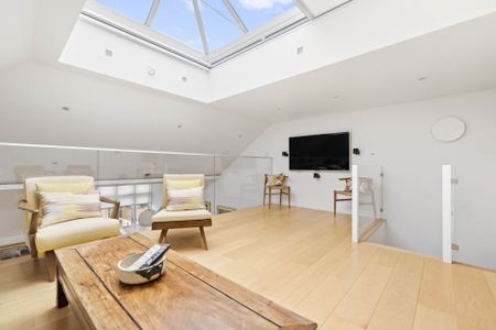 Price £5,350 pcm - Available Now - Furnished - Photo 3