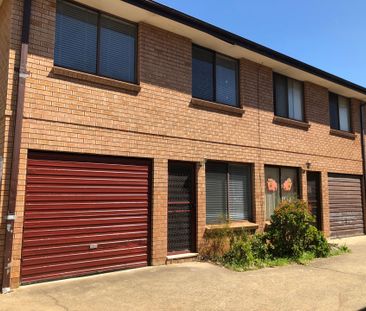 Neat and Tidy Three Bedroom Townhouse&excl; - Photo 1