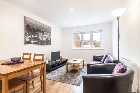 Outfield Crescent, Wokingham, RG40 - Photo 3