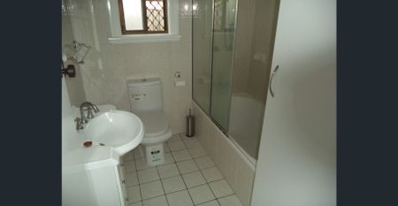 CLAYFIELD ATTRACTIVE L/SET BRICK - Photo 3