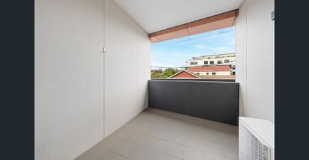 Modern 2-Bedroom Apartment with Exceptional Work-From-Home Features - Photo 4