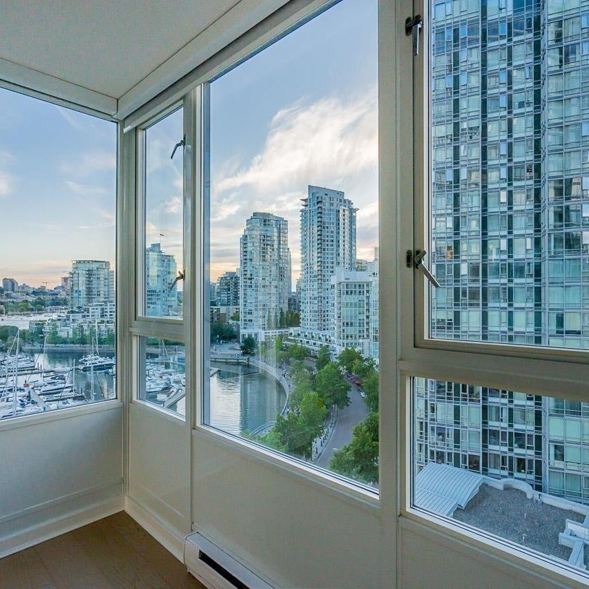 1507 1033 MARINASIDE CRESCENT, Vancouver, British Columbia - Photo 1