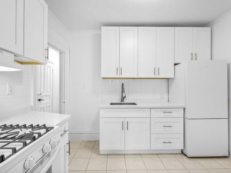 For Lease - 347 Walmer Road Unit# 2nd Floor Unit 3, Toronto, Ontario - Photo 4