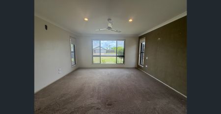 Stunning Modern 4-Bedroom Home -Perfect for Family Living - Photo 2