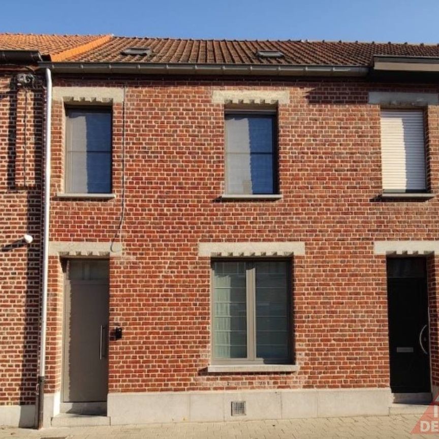 Gerenoveerde, instapklare woning met 3 slaapkamers in het centrum - Photo 1