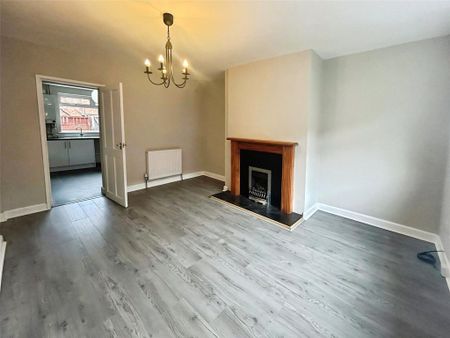 2 bedroom terraced house to rent - Photo 2